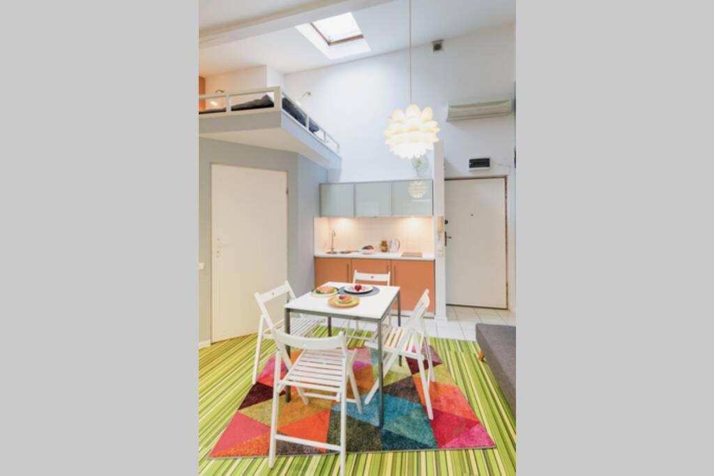 Apartment Cupcake 2 Bedroom Loft Apt In Location! *
